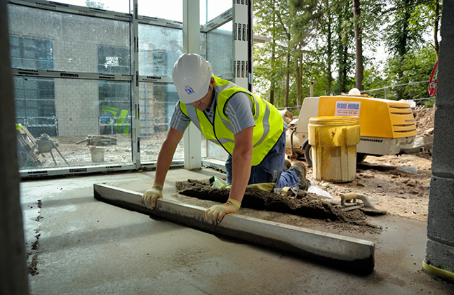 Floor Screeding – What Is It And How Is It Different From Concrete?